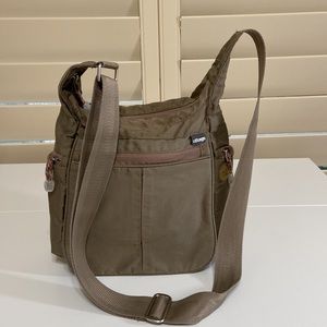 EBags Piazza Day Bag in sandstone. EUC